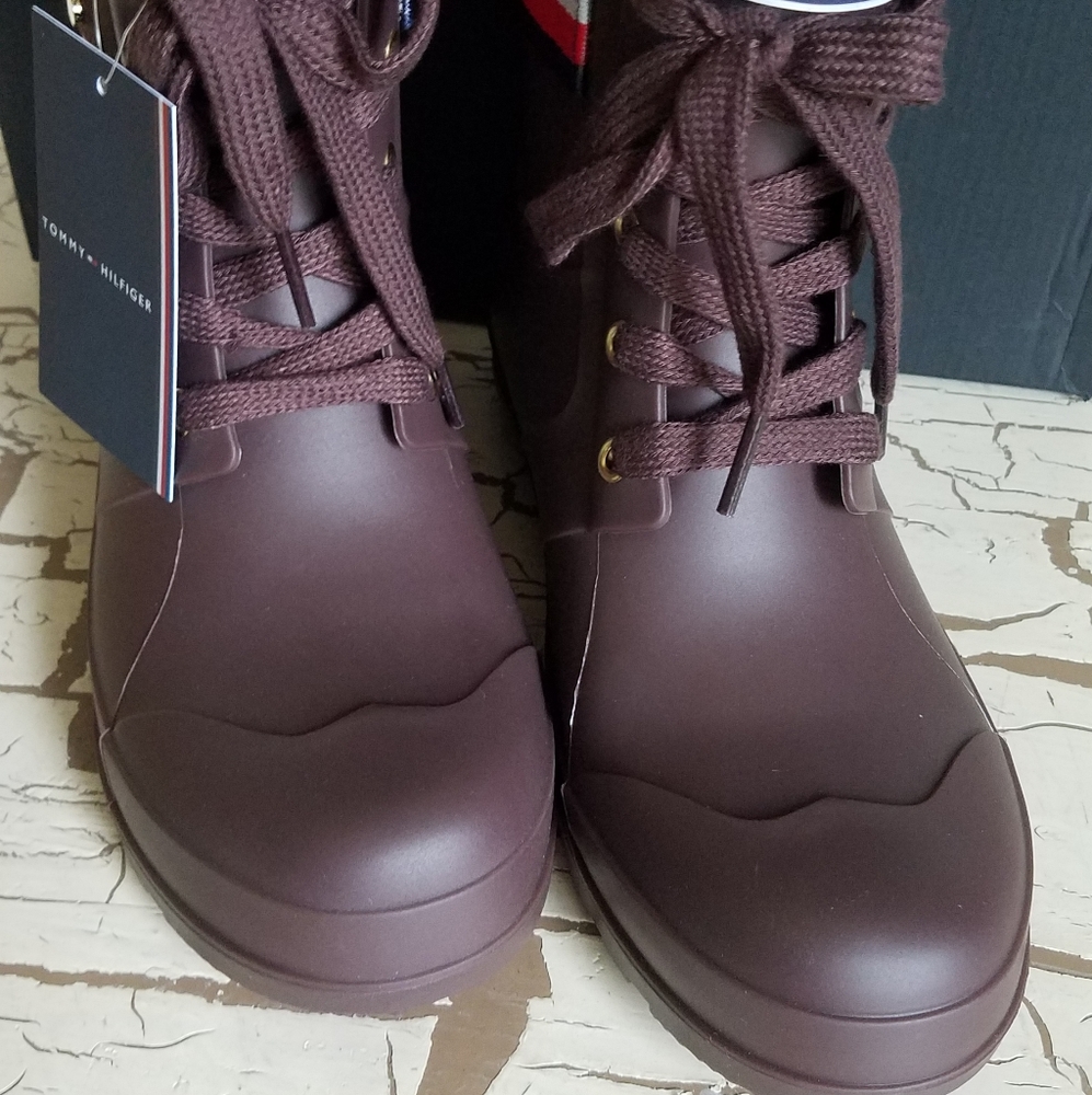 NEW Tommy Hilfiger 6 Waterproof Boot Red Trineti - Picture 4 of 13